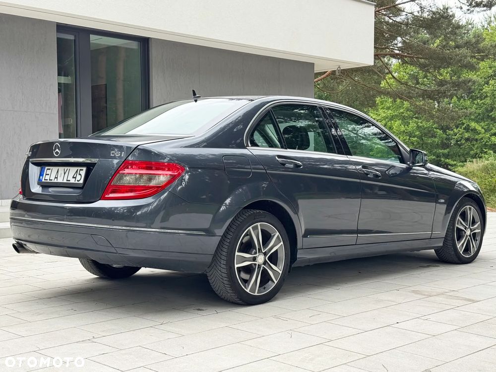 Mercedes-Benz Klasa C 250 CGI Automatik BlueEFFICIENCY Avantgarde - 11