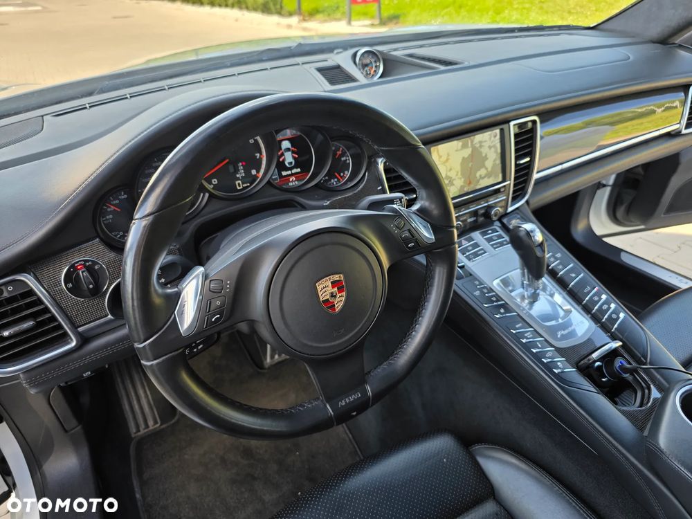 Porsche Panamera Turbo - 24