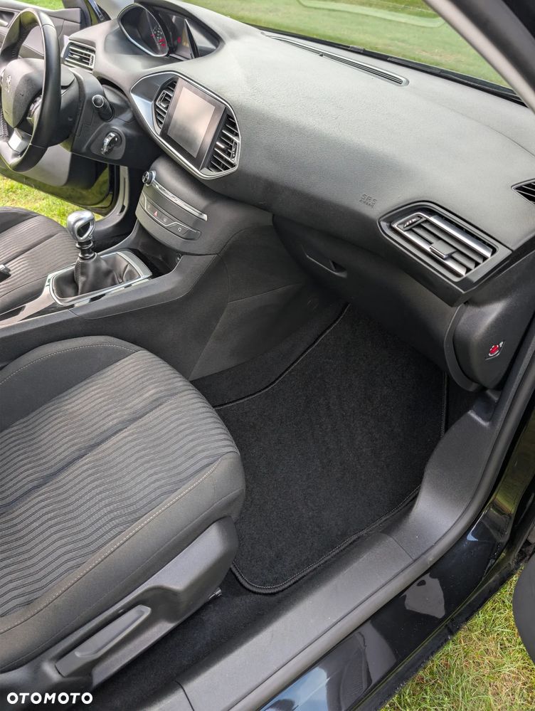 Peugeot 308 1.6 THP Access - 11