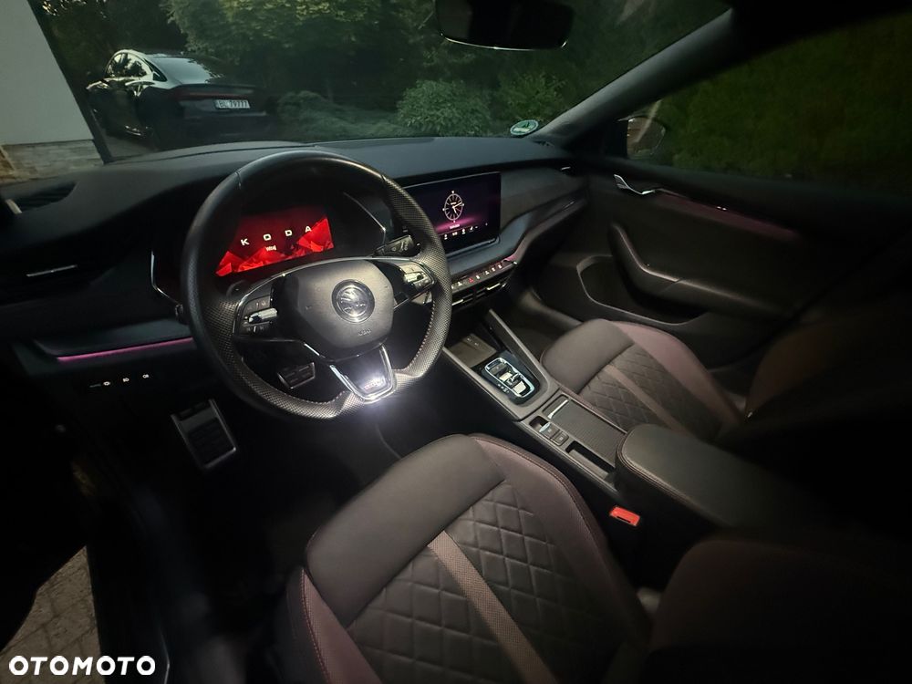 Skoda Octavia 2.0 TDI DSG RS - 10