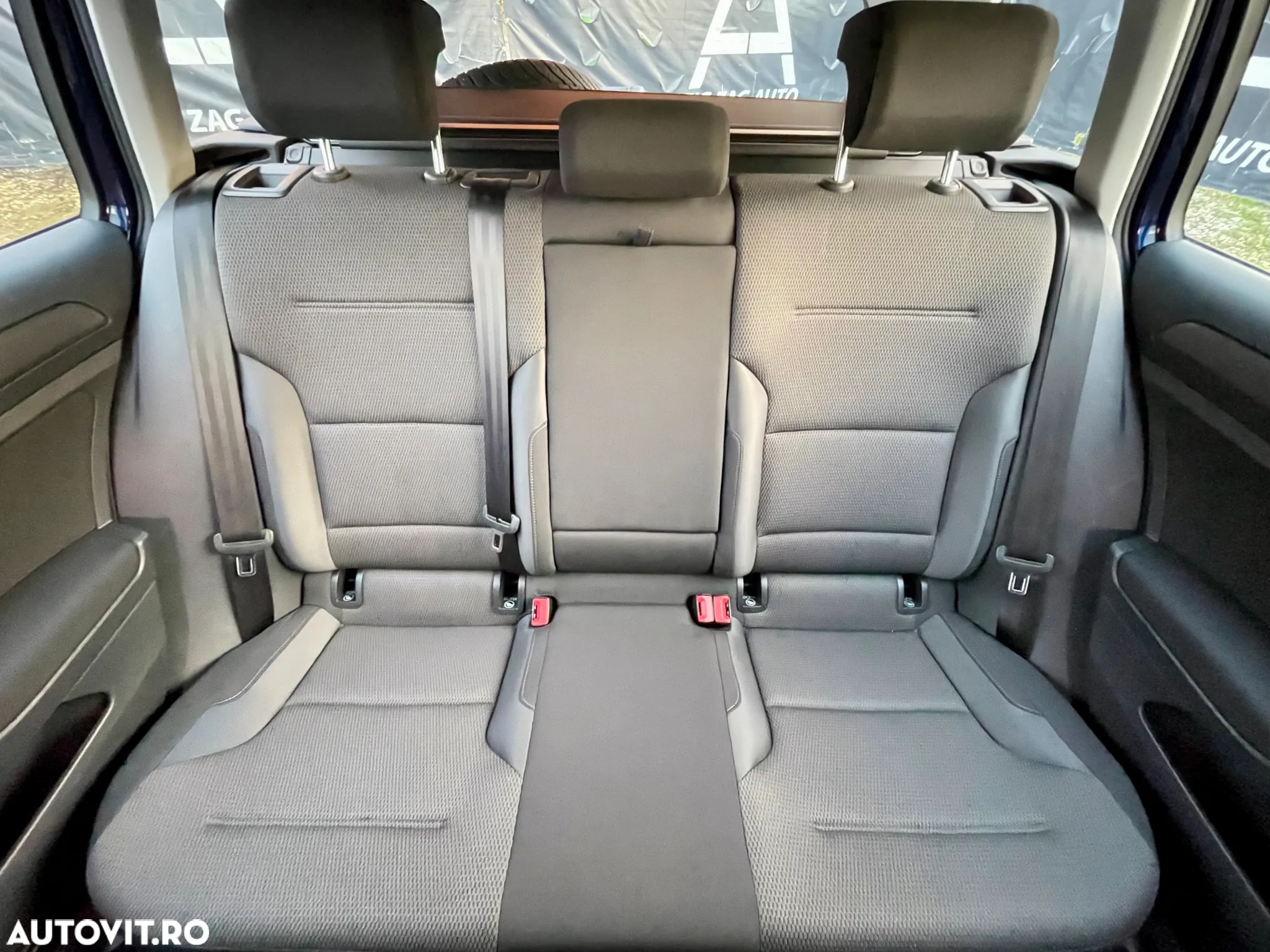 Volkswagen Golf 1.6 TDI DSG Highline - 19