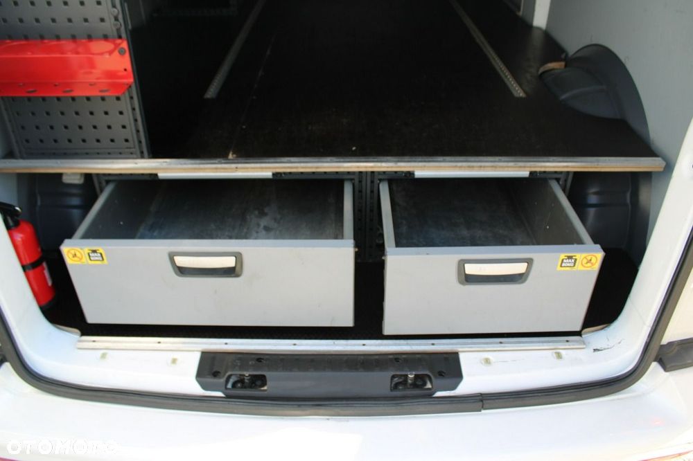 Volkswagen Transporter - 16