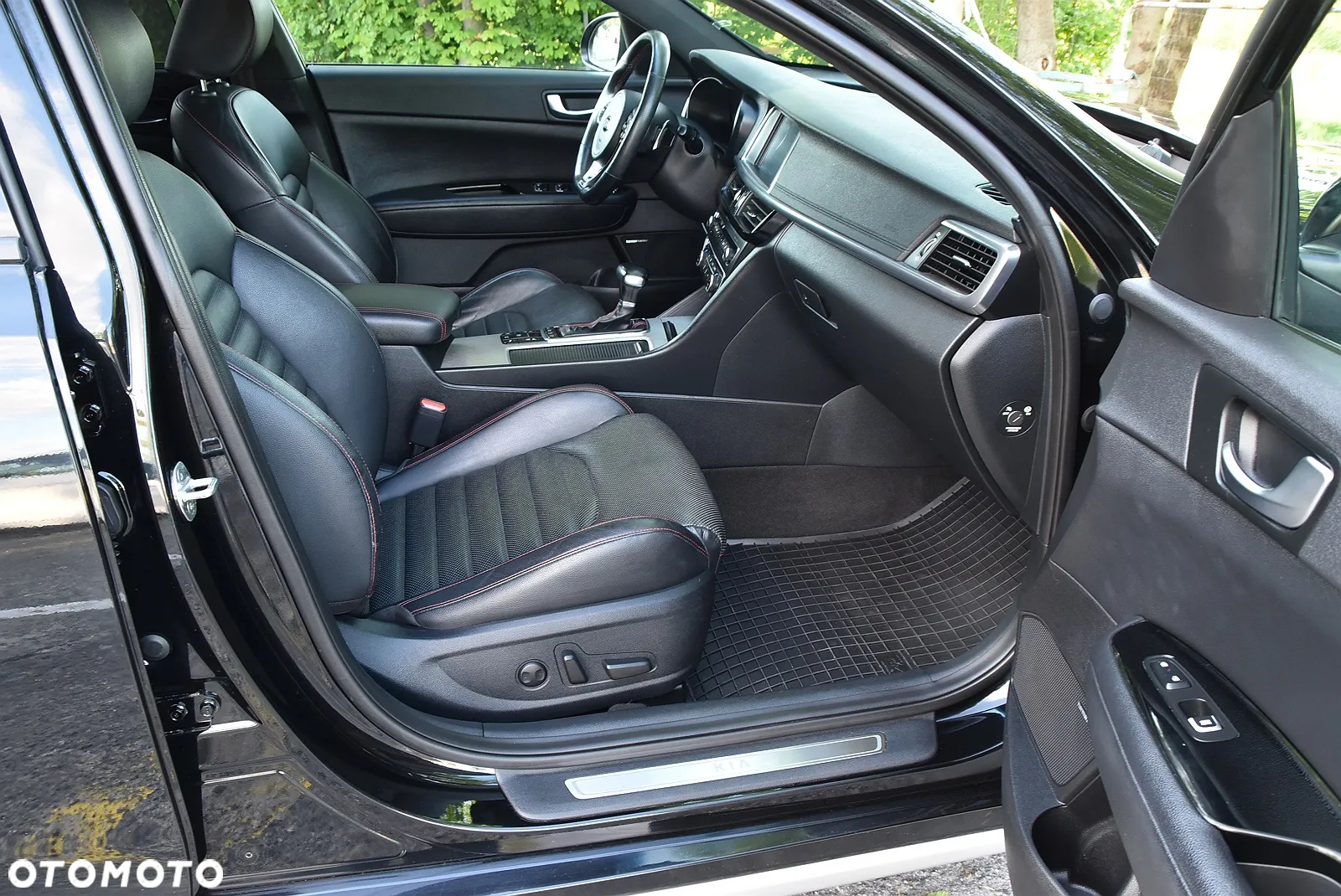 Kia Optima - 40