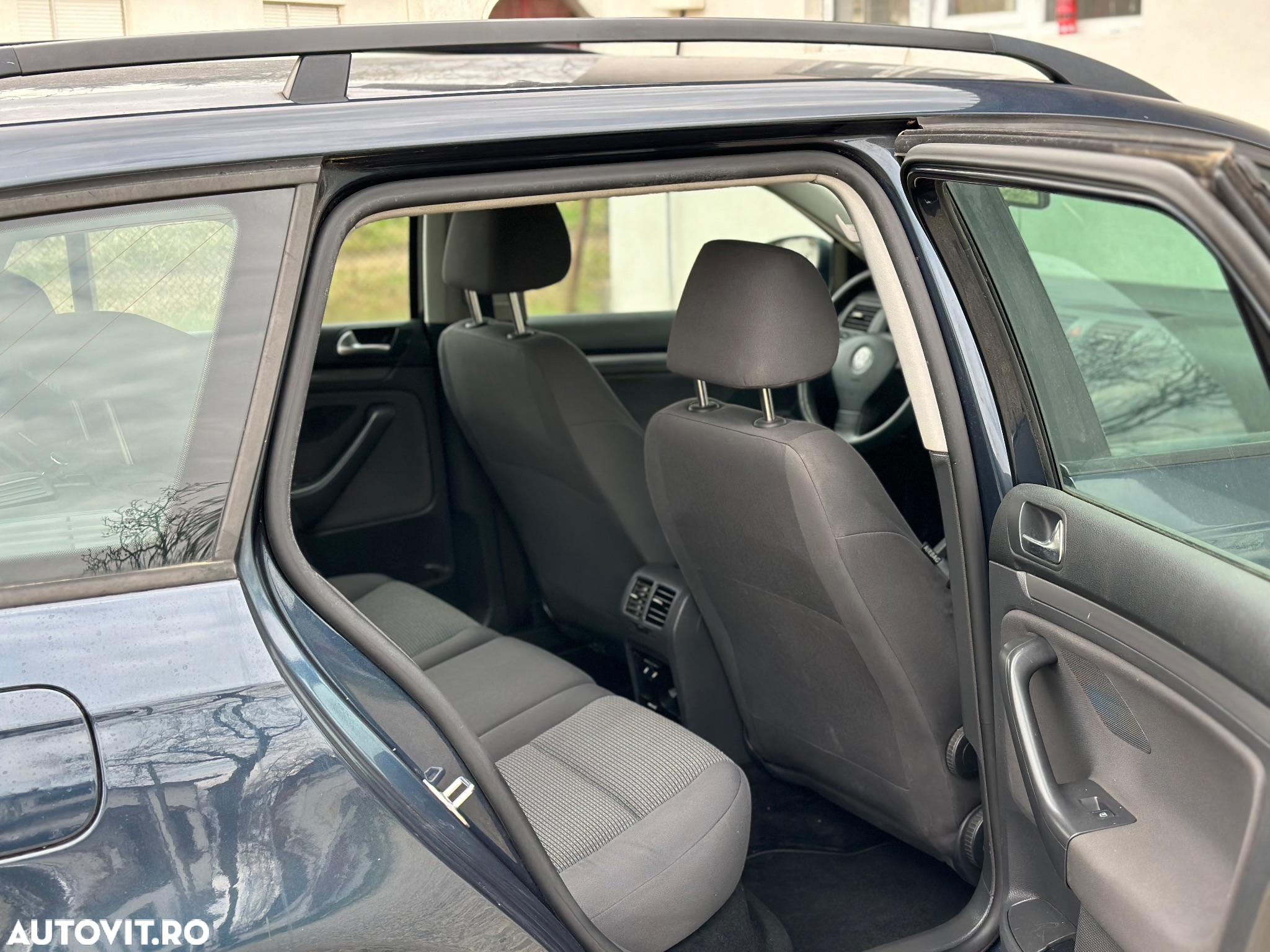 Volkswagen Golf 1.9 TDI BlueMotion Comfortline - 9