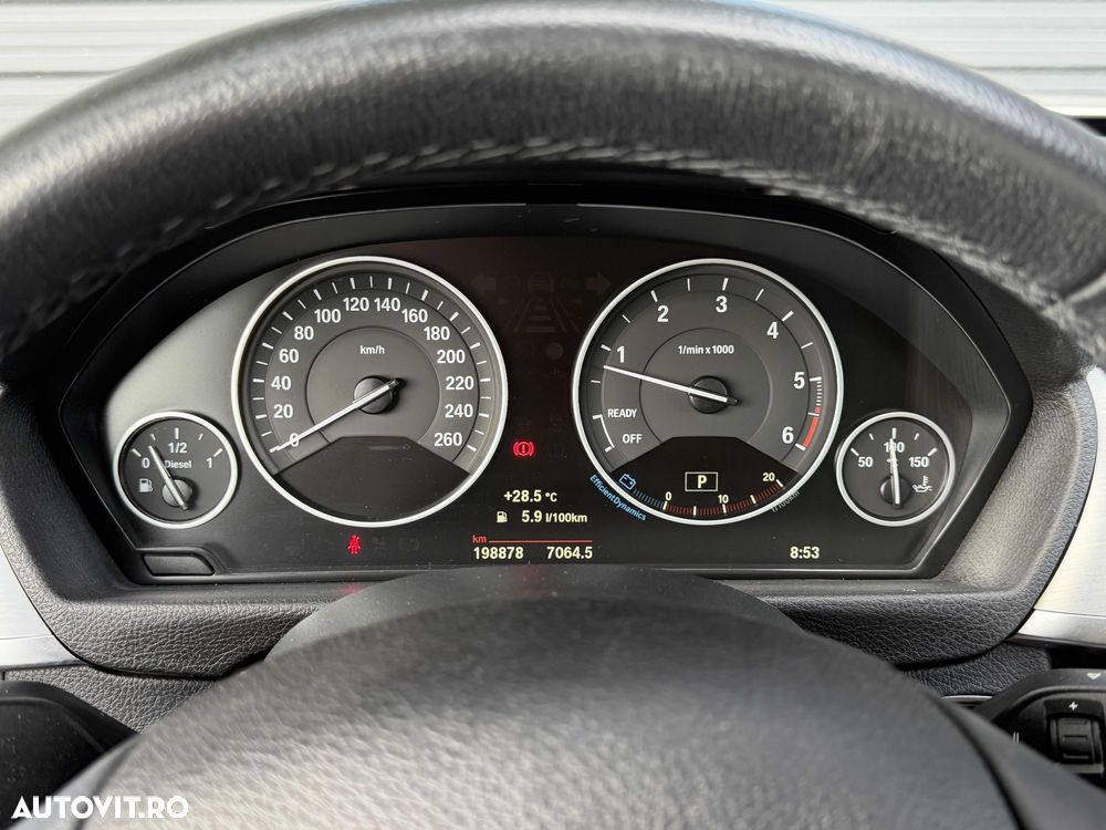 BMW Seria 3 318d Aut. Luxury Line - 25