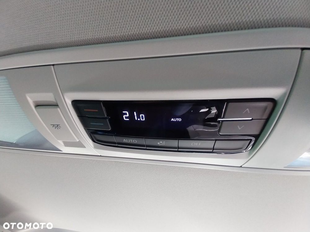 Volkswagen Multivan - 14