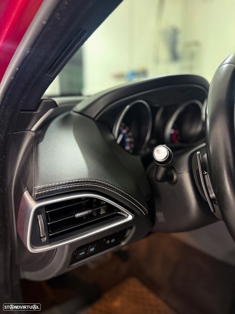 Jaguar XE E-Performance Aut. R-Sport - 14