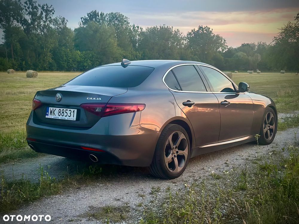 Alfa Romeo Giulia 2.2 AT8 Super - 3