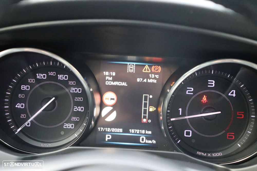 Jaguar XE 2.0 D Prestige Aut. - 10