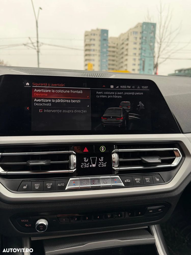 BMW Seria 3 320i Aut. Sport Line - 7