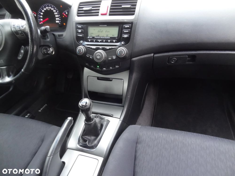 Honda Accord 2.0 Executive - 9