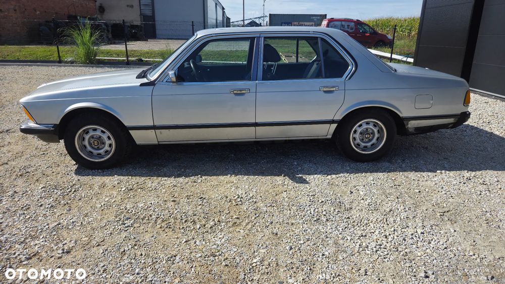 BMW Seria 7 - 18