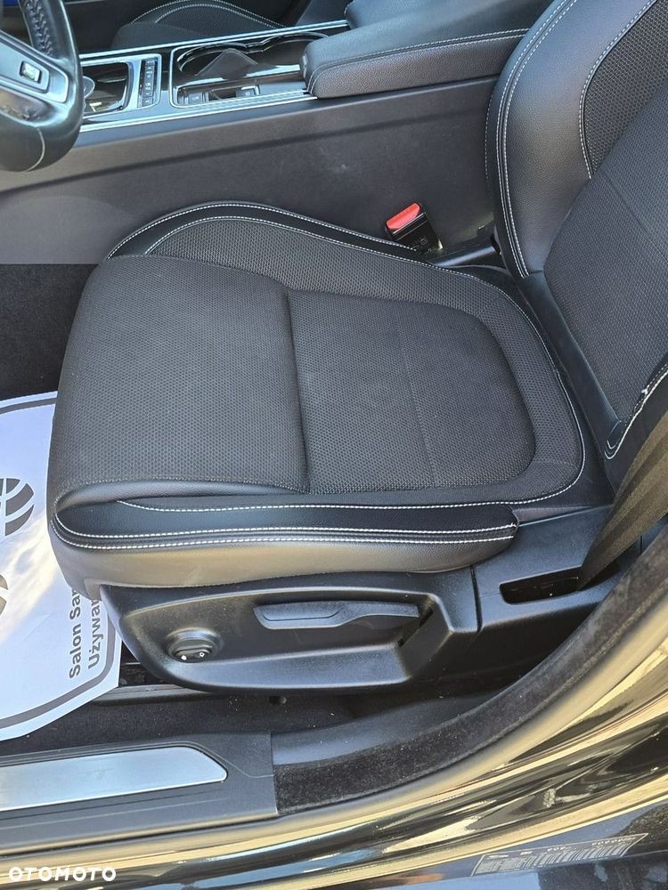 Jaguar XE - 20
