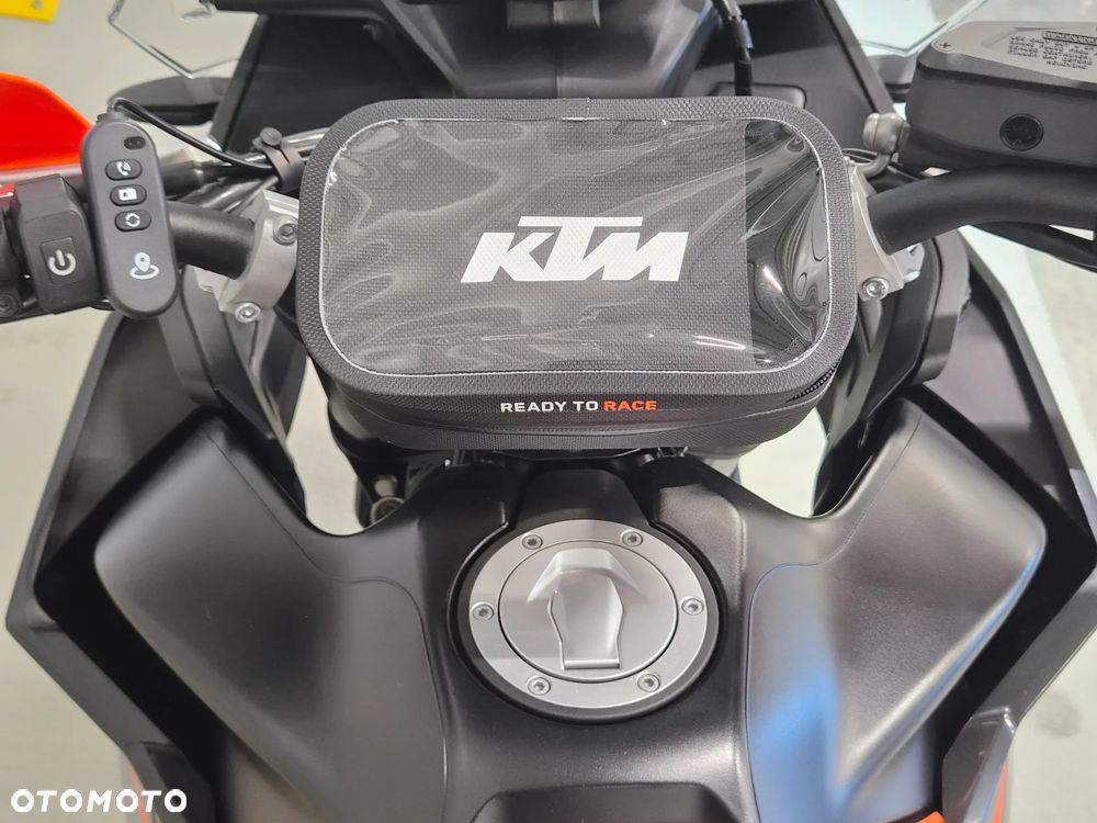 KTM Adventure 890 - 21