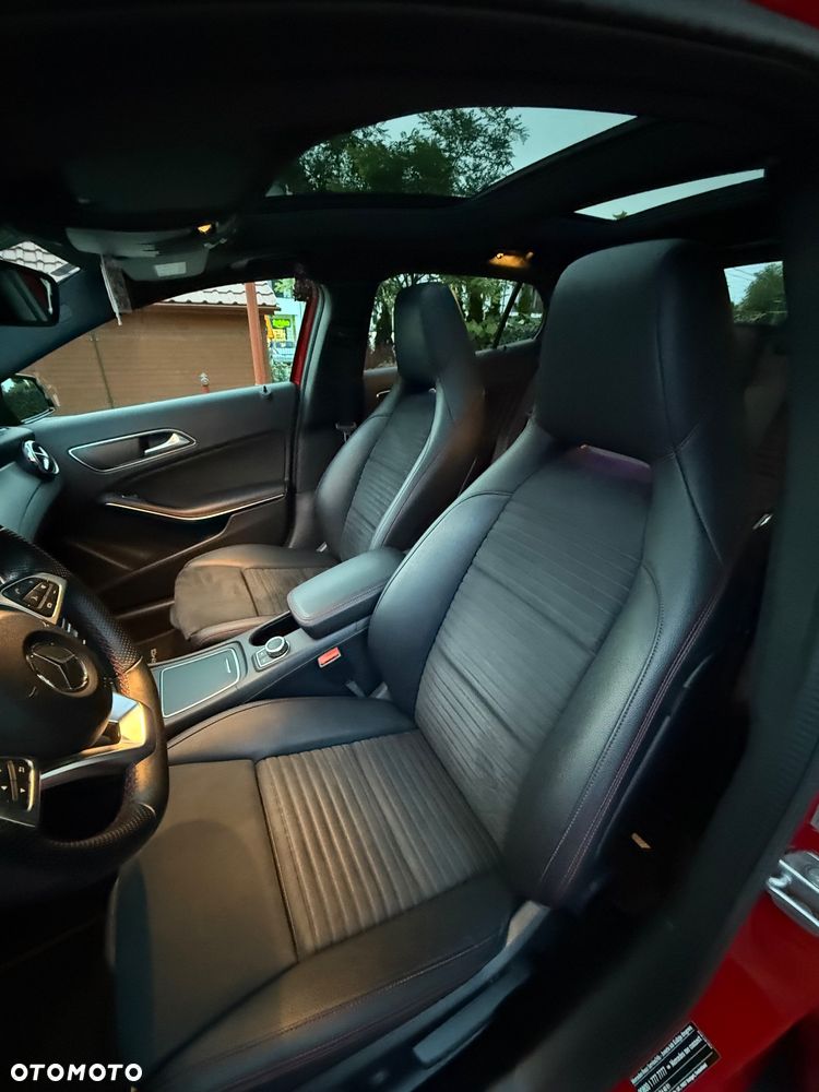 Mercedes-Benz GLA 220 4-Matic AMG Line - 12