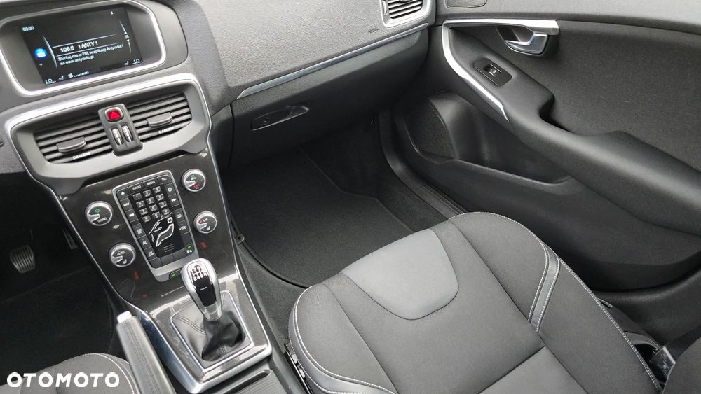 Volvo V40 D2 Drive-E Momentum - 30