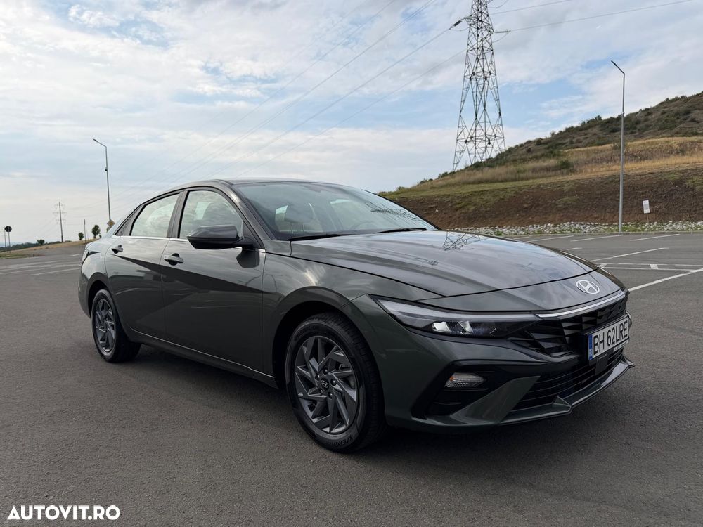 Hyundai Elantra 1.6 l 123 CP CVT Highway - 17