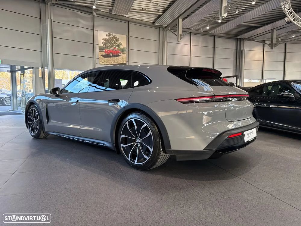 Porsche Taycan Cross Turismo 4S - 6
