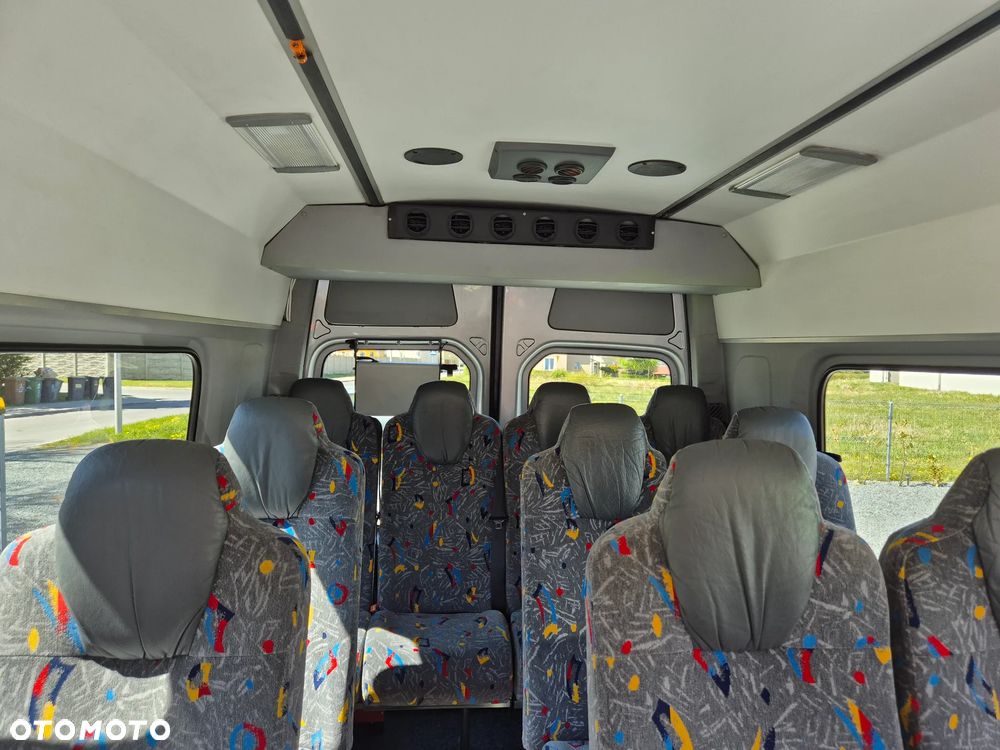 Mercedes-Benz Sprinter - 8
