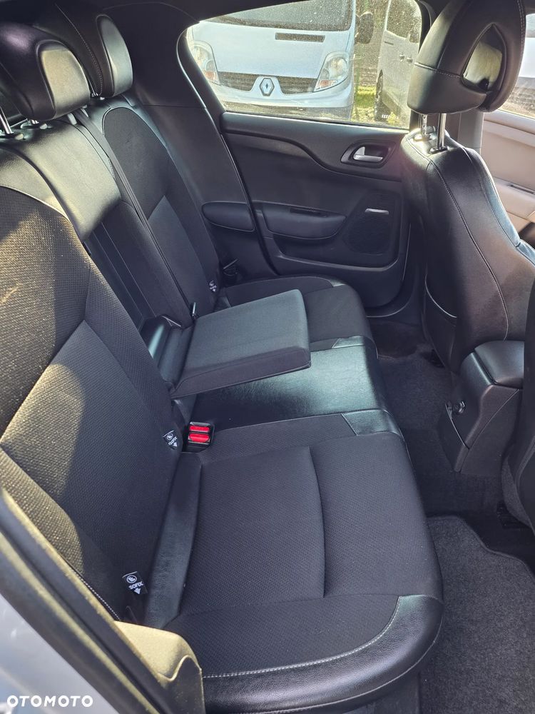 Citroën DS4 e-HDi 115 ETG6 SoChic - 31