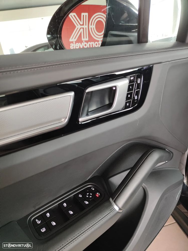 Porsche Cayenne - 25