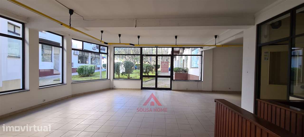 (Investimento) 2 Lojas c/ luz natural + Cave c/ 135M2 - Grande imagem: 2/12