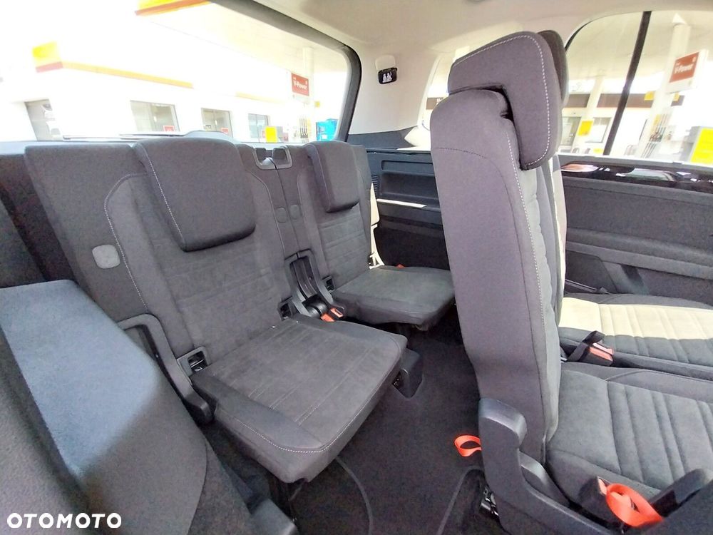 Volkswagen Touran - 9