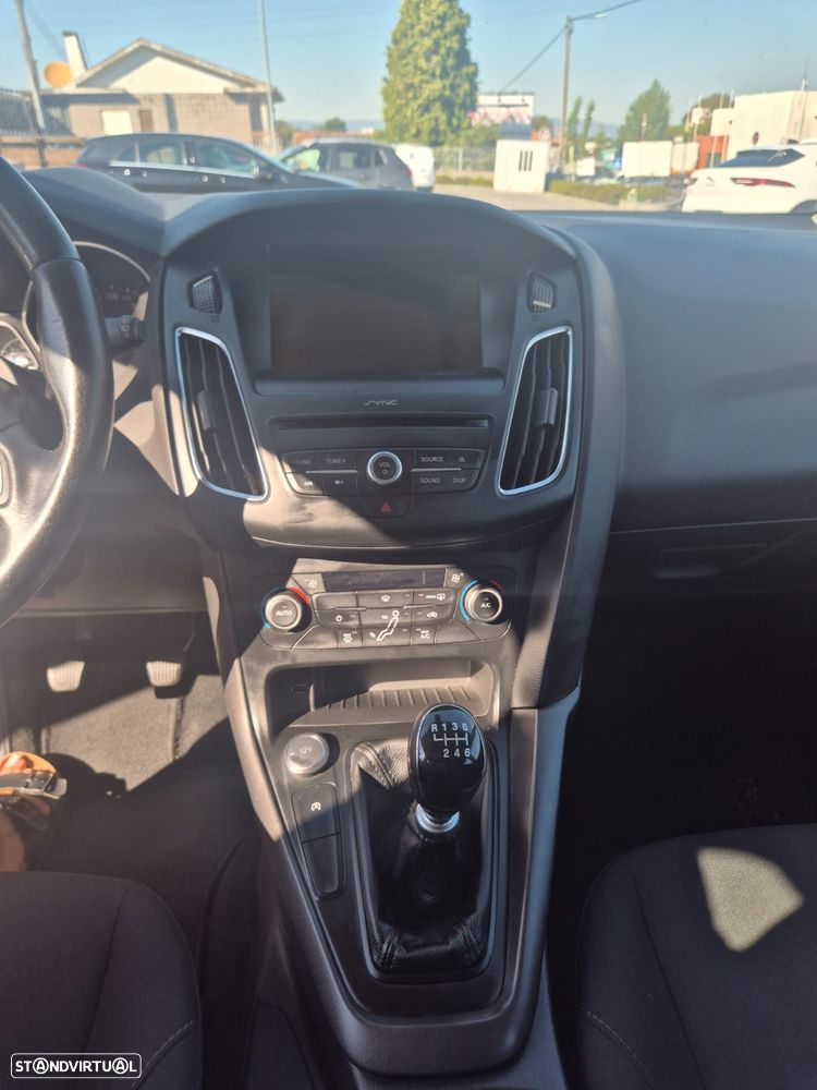Ford Focus - 26