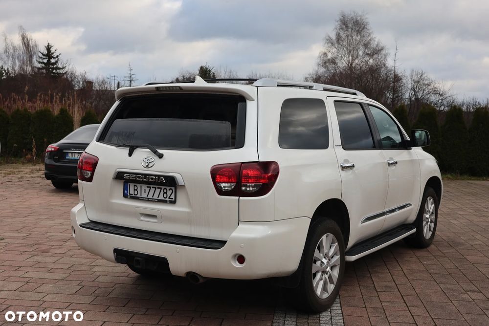 Toyota Sequoia - 5