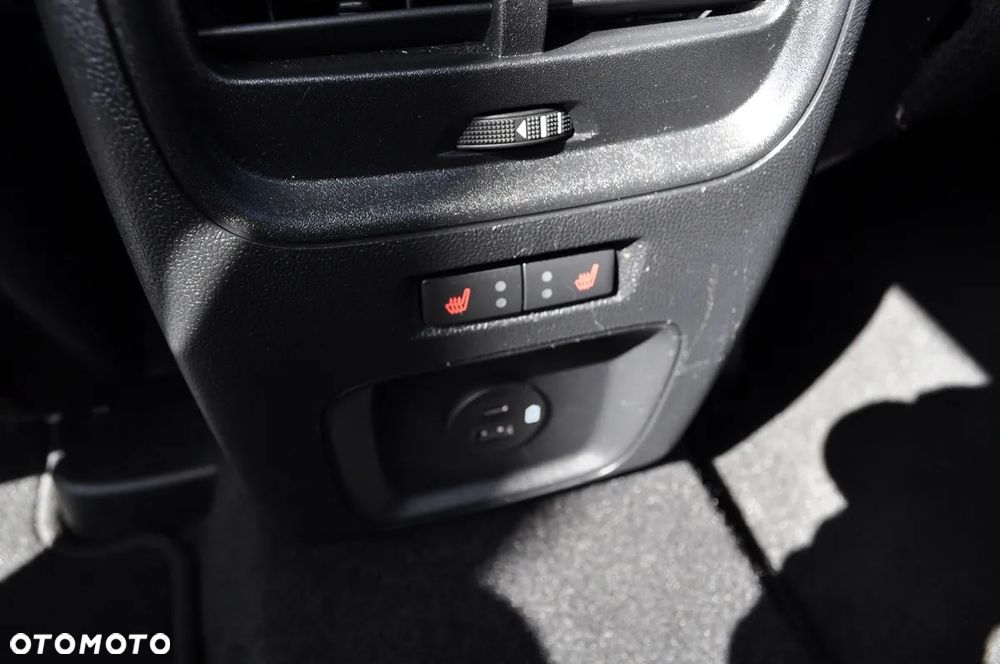 Ford Kuga - 32