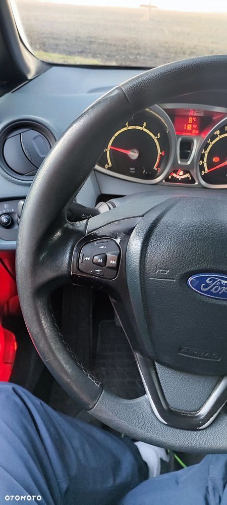 Ford Fiesta 1.4 Ghia - 17