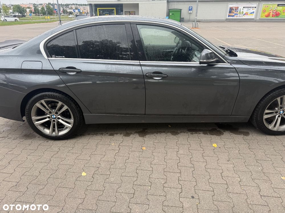 BMW Seria 3 330i xDrive Edition Luxury Line Purity - 15