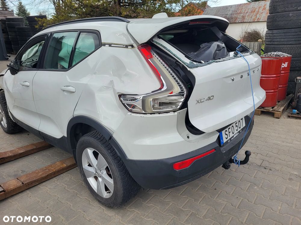 Volvo XC 40 T3 Geartronic Momentum - 8