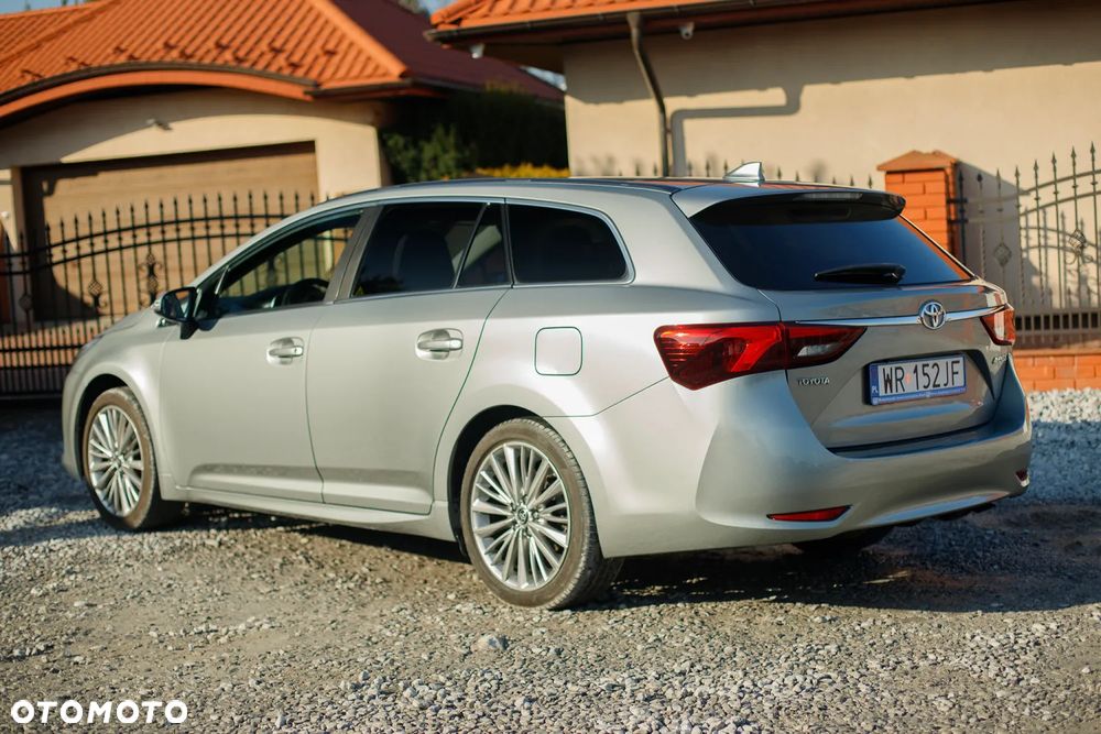 Toyota Avensis 1.8 Executive - 10