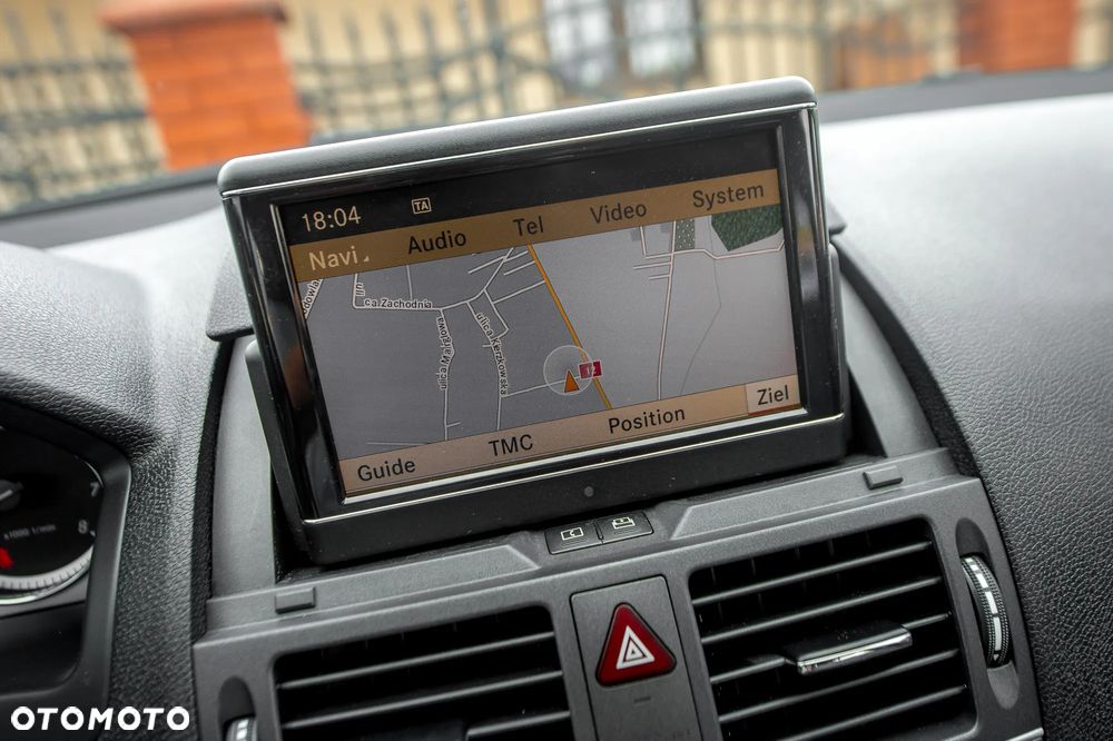 Mercedes-Benz Klasa C 250 CGI Automatik BlueEFFICIENCY Avantgarde - 28