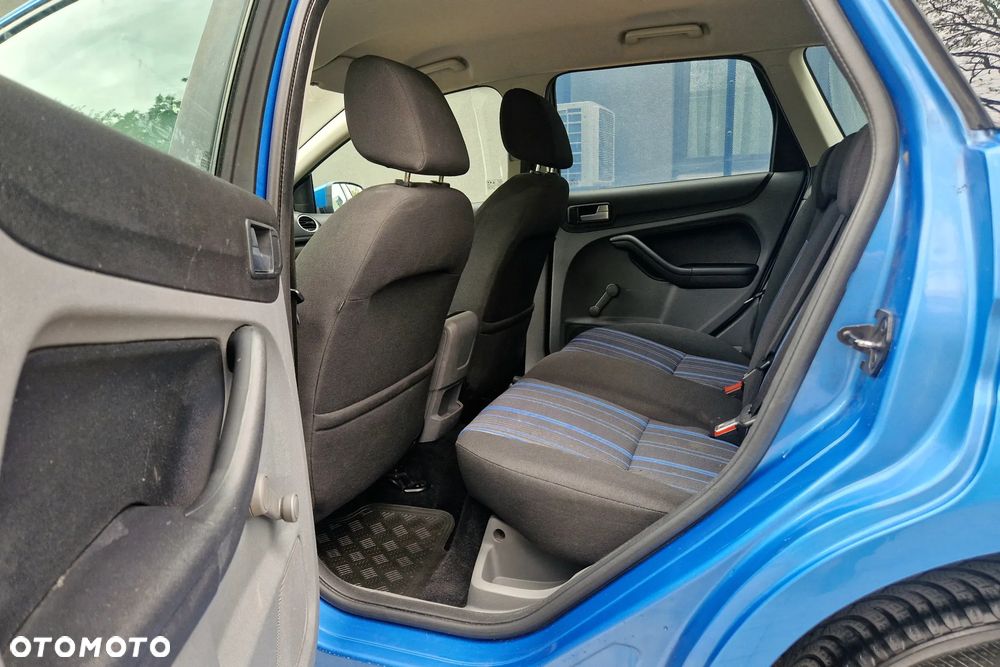 Ford Focus 1.6 Trend - 10