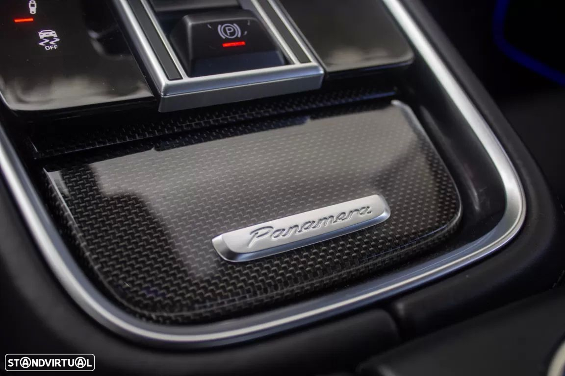 Porsche Panamera Sport Turismo 4 E-Hybrid - 24