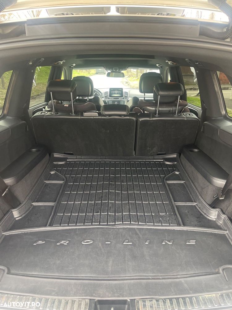 Mercedes-Benz GLS - 22