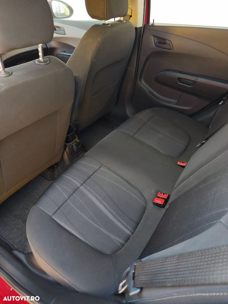 Chevrolet Aveo 1.4 LT - 10
