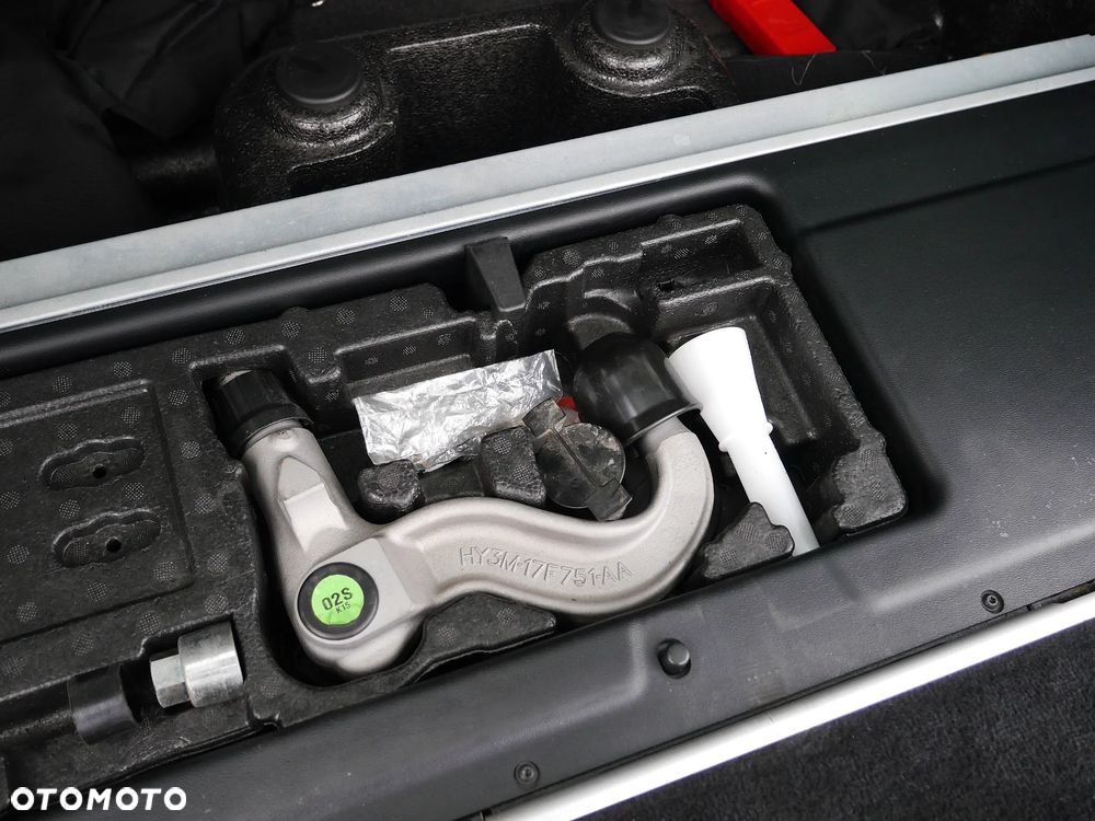 Land Rover Discovery 2.0 SD4 HSE - 32