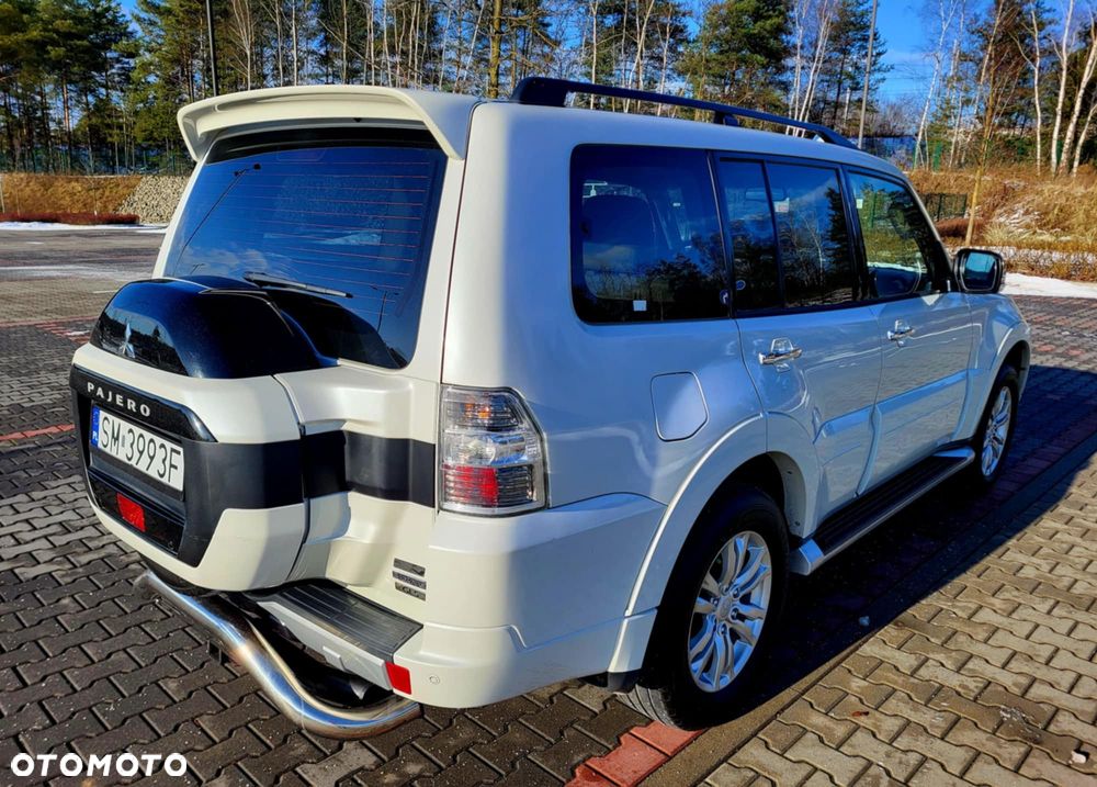 Mitsubishi Pajero - 18