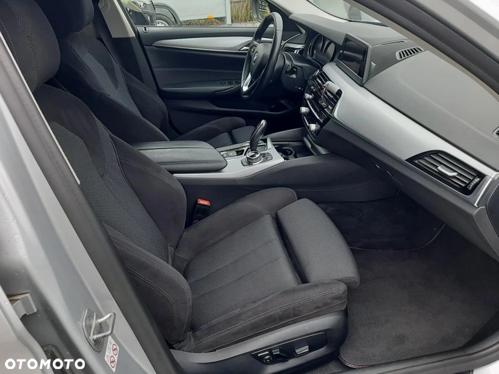 BMW Seria 5 520d Touring M Sport Edition - 24