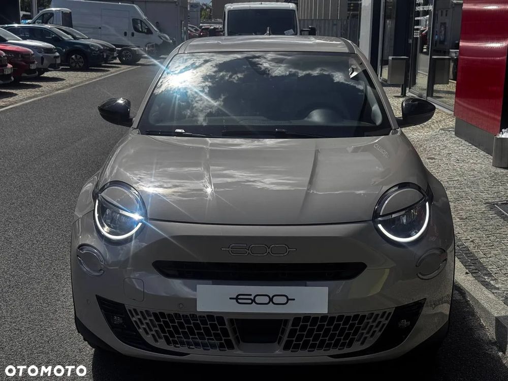 Fiat 600 1.2 Turbo La Prima eDCT - 2