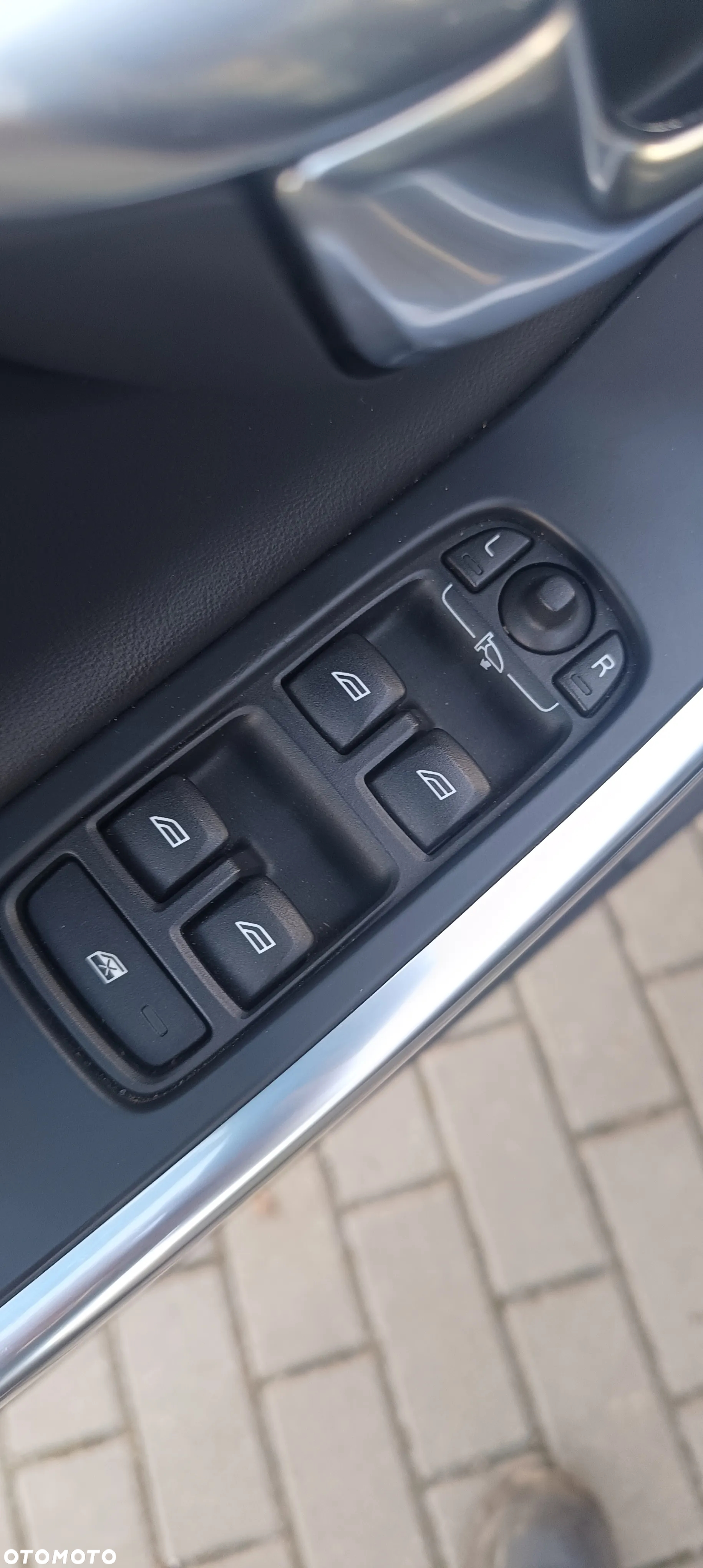 Volvo V60 D6 AWD Plug-in Hybrid Summum - 26