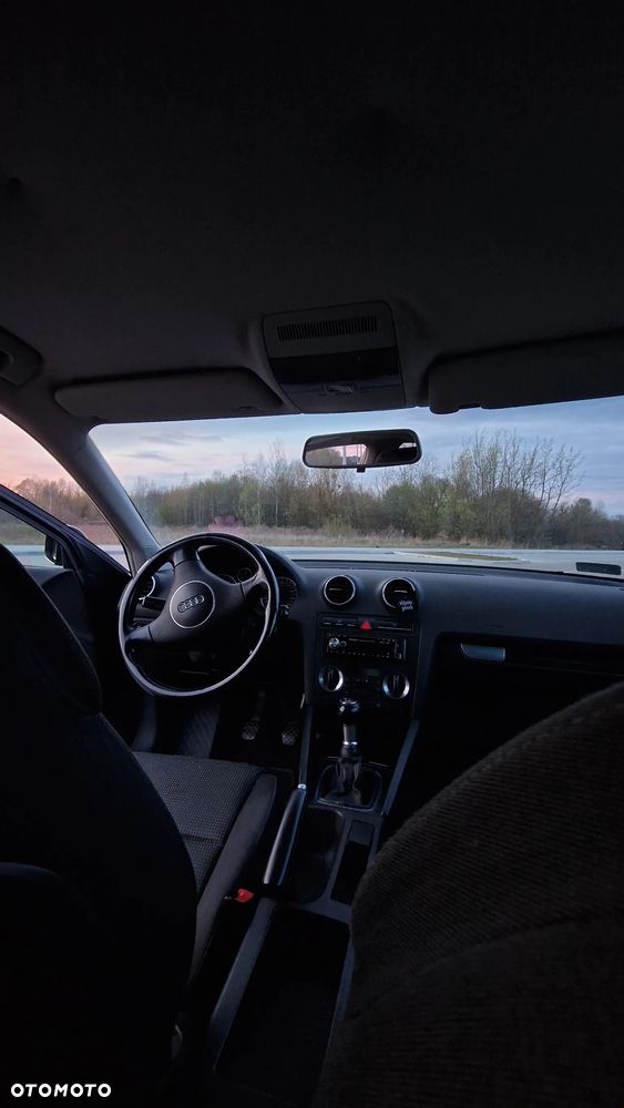 Audi A3 3-drzwiowe 1.6 Ambition - 5