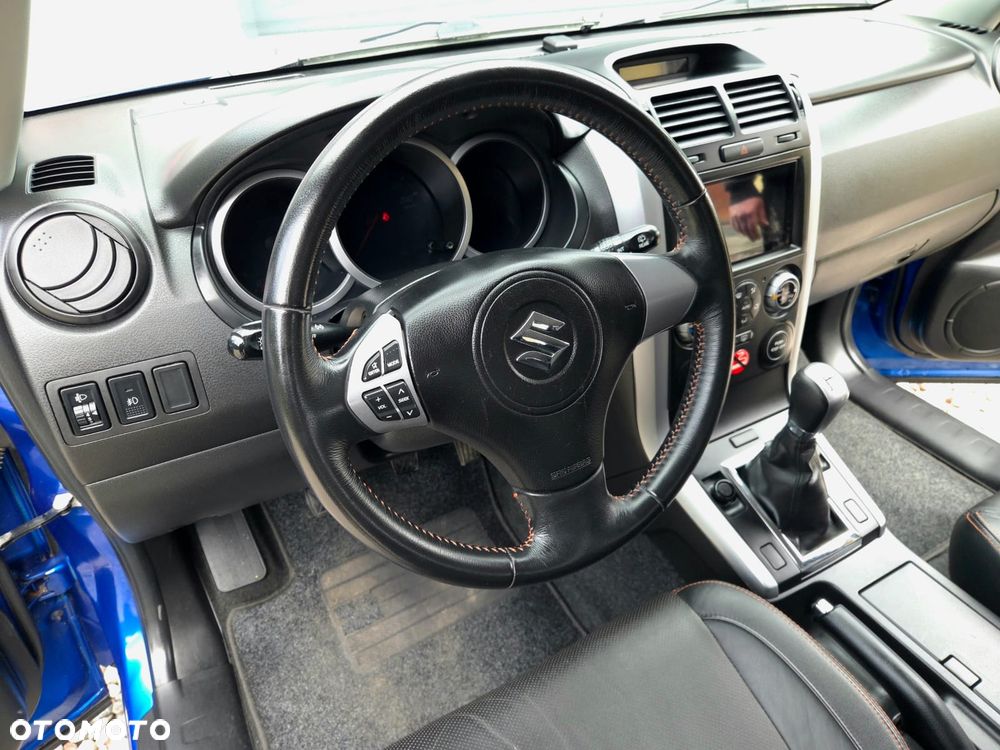 Suzuki Grand Vitara 1.6 Club - 28