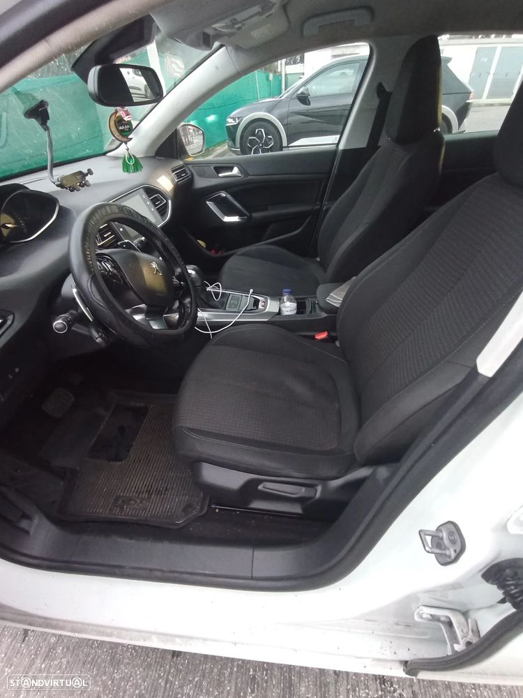 Peugeot 308 BlueHDi FAP 130 EAT6 Stop & Start Active - 6