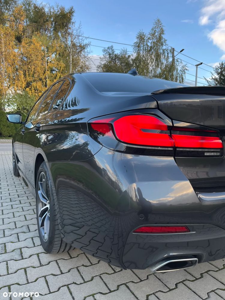 BMW Seria 5 ver-540d-xdrive-mhev-m-sport-sport - 15