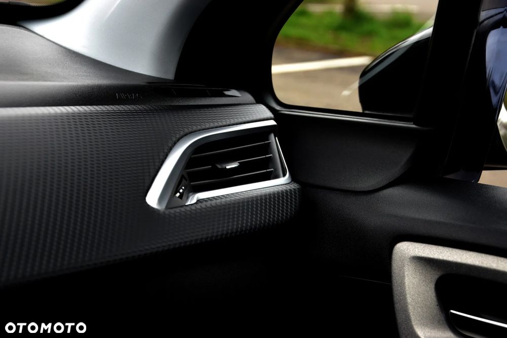 Peugeot 2008 1.2 Pure Tech Allure S&S - 34