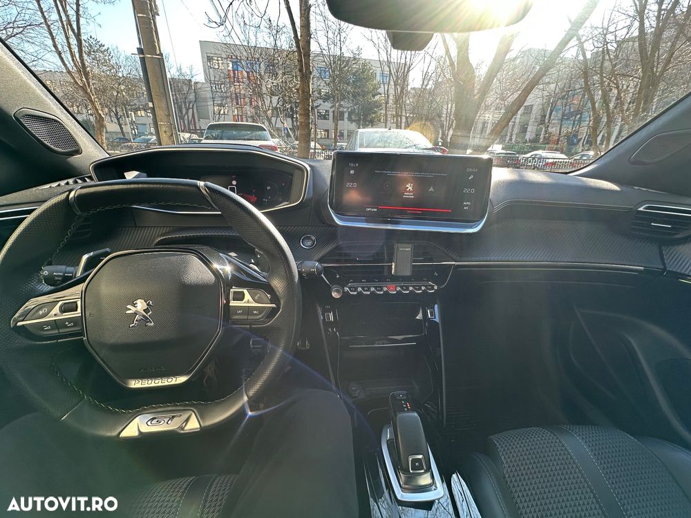 Peugeot 2008 1.5 BlueHDI EAT8 STT GT Pack - 12